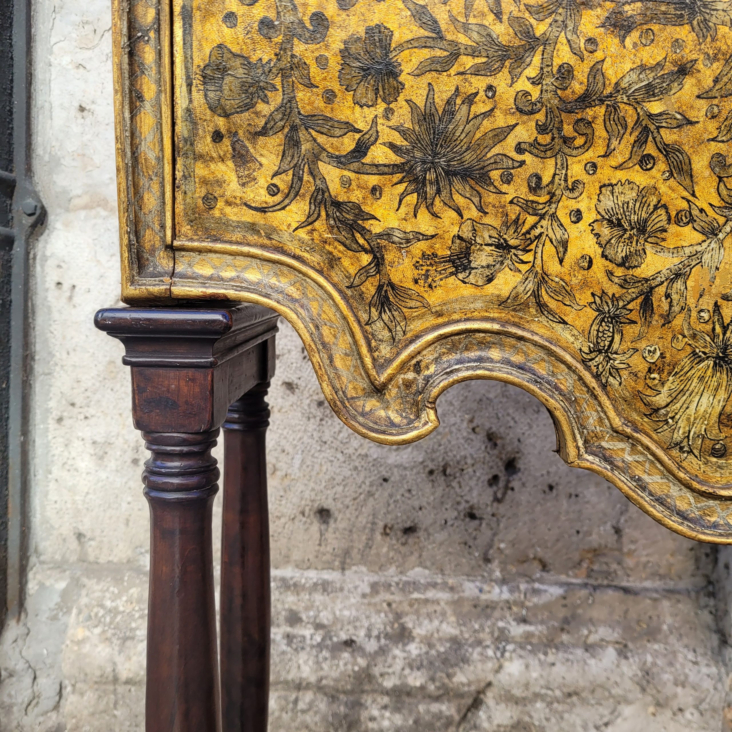 cabinet_dorado (4)